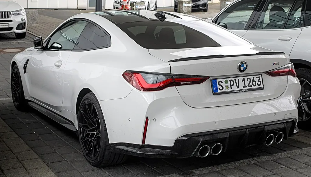 BMW M4 G82, arka görünüm