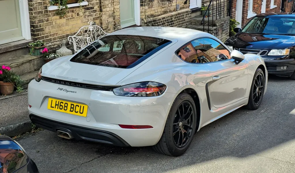 Porsche 718 Cayman