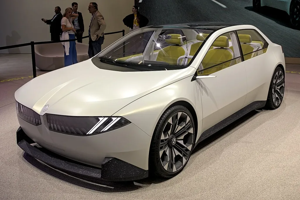 IAA 2023’te BMW Vision Neue Klasse sedan konsepti