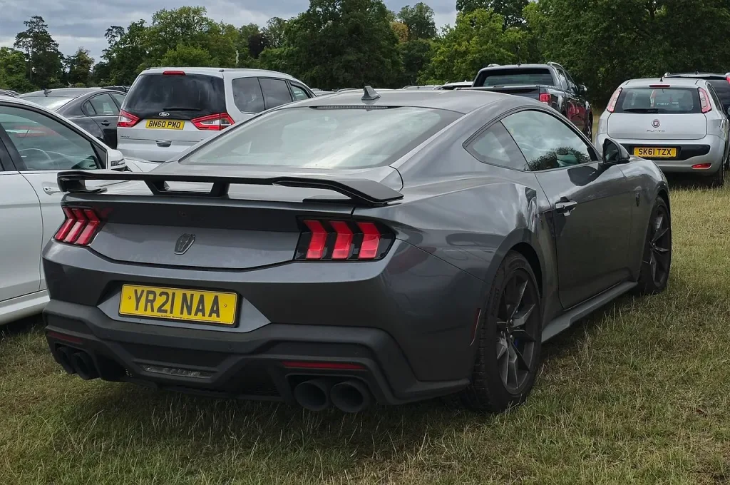 Ford Mustang Dark Horse · 2025