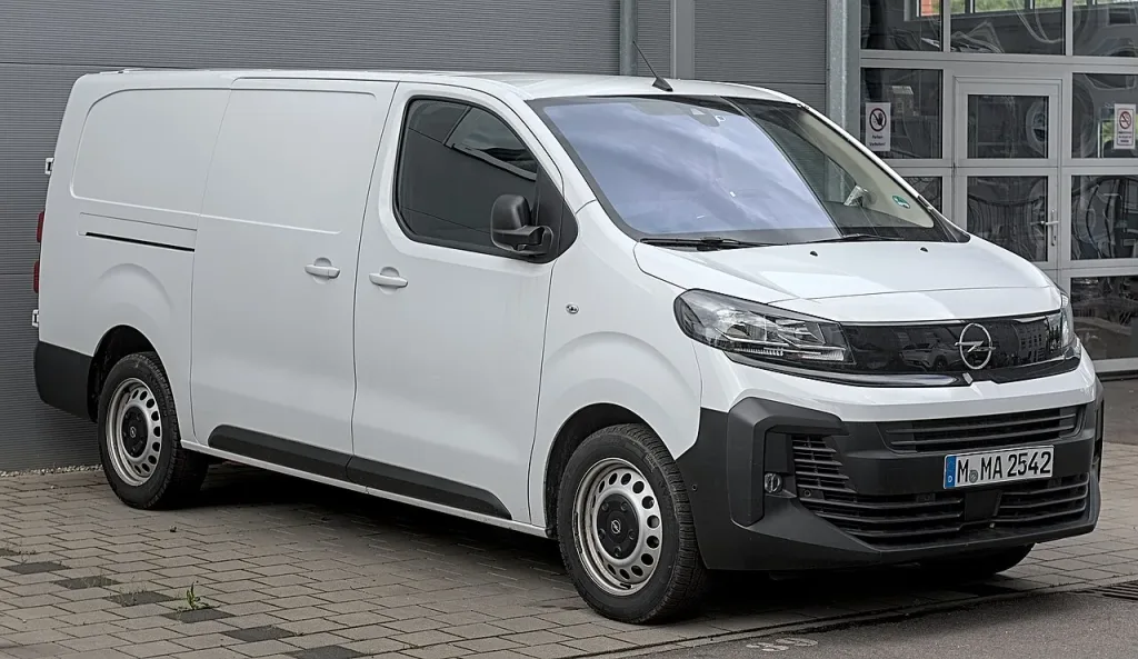 Opel Vivaro, kapalı kasa · 2025