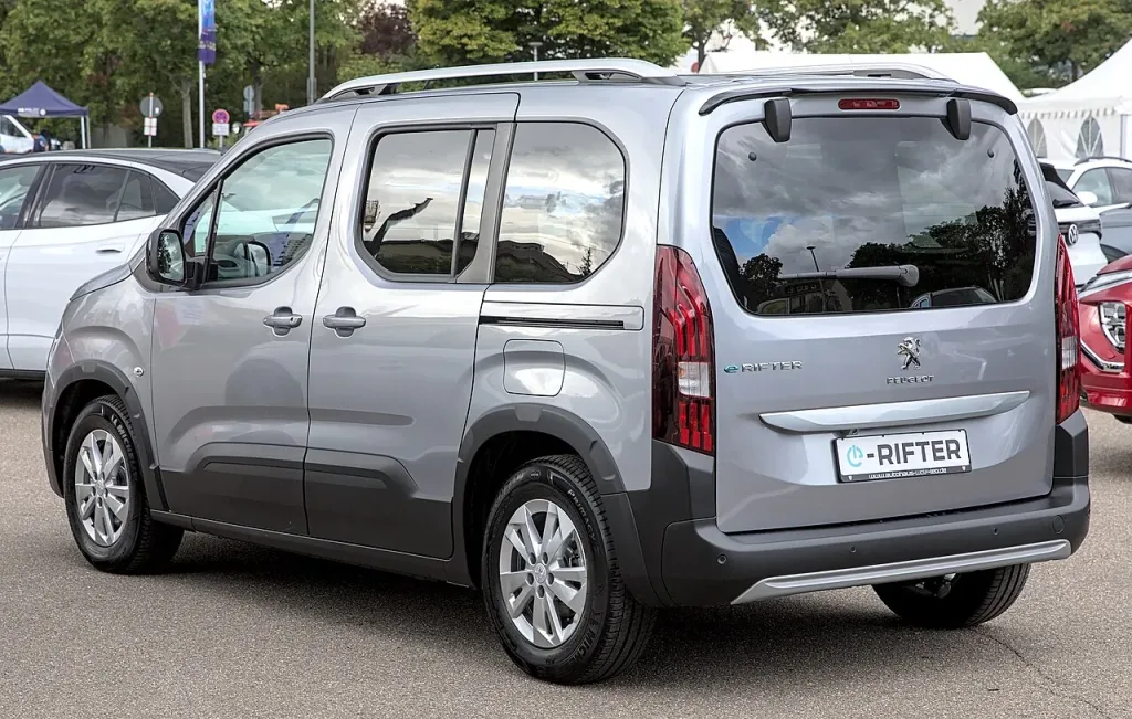 Peugeot E-Rifter · 2022