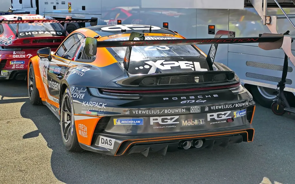 Porsche 911 GT3 Cup 992.1 yarış otomobili